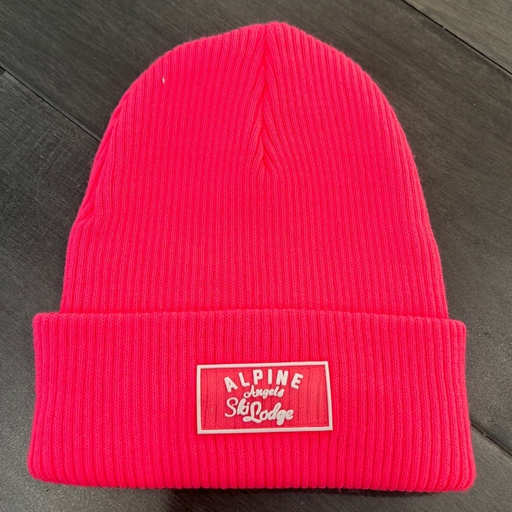 NEW WITHOUT TAGS HAT